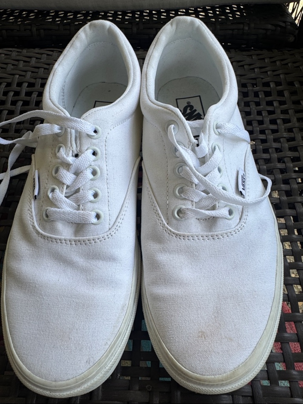 Vans Men’s White Canvas Low-Top Sneakers. Mens 9.5